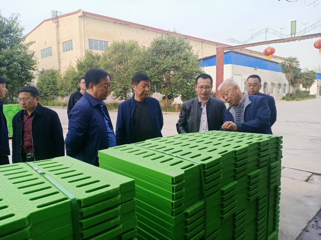 中國復合材料工業協會秘書長孟弋潔一行赴江蘇、河南調研行業現狀