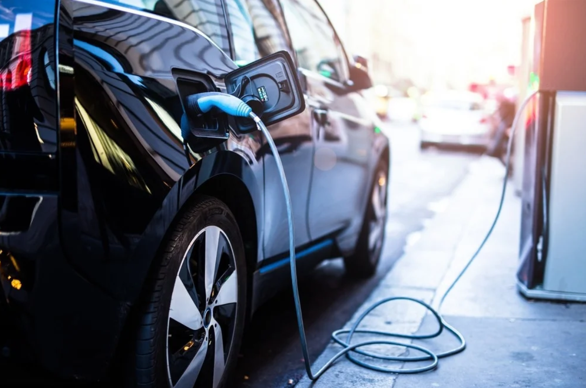 用于電動車的新型多功能混合纖維復合材料的研究